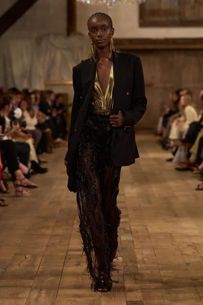Look 27
